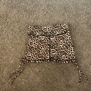 Zyia Leopard Brilliant Double Scrunchy Hustle Shorts size Medium Hot Shorts
